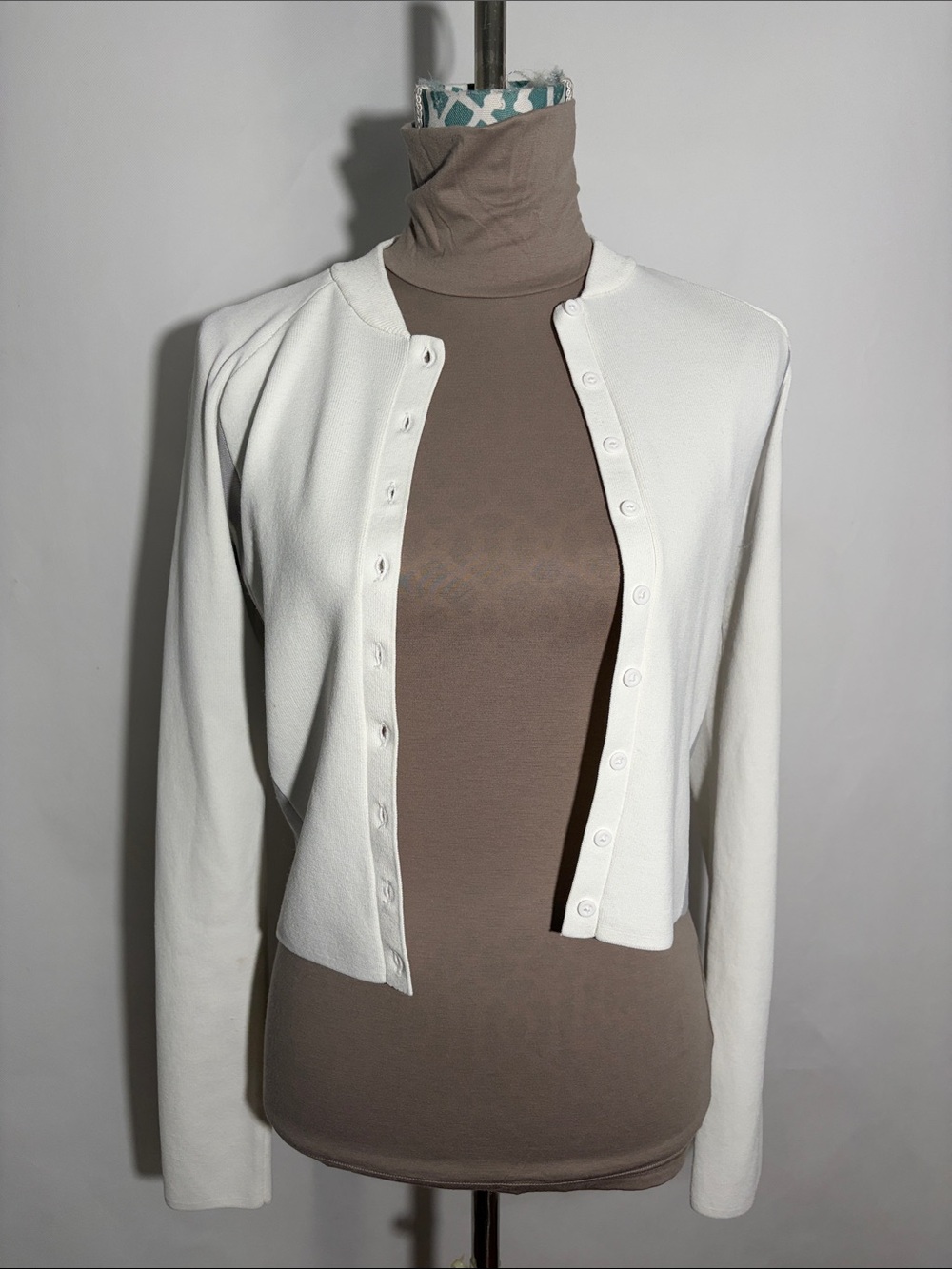J.Lindeberg White Enya Golf Cardigan Cropped Sweater White Size Small Spellout
